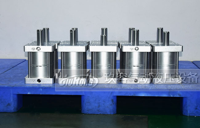 10臺雙倍力氣缸產(chǎn)品正面圖